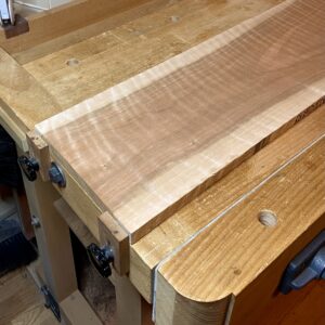 Holding wood by the edge of the bench top, part 1